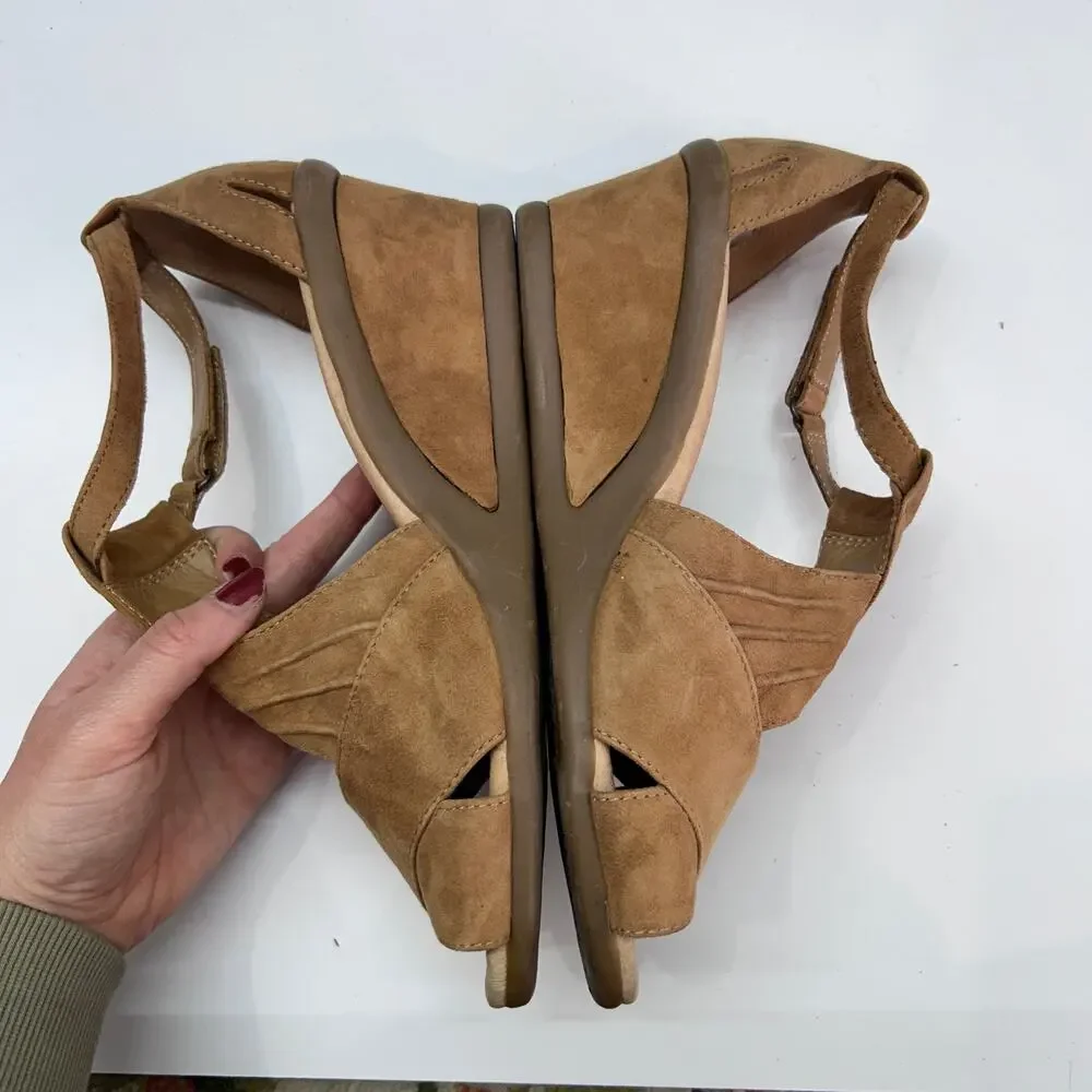 Earth Shoes Leather Wedge Sandal 10D 10 WIDE Tan Brown Ankle Strap Platform